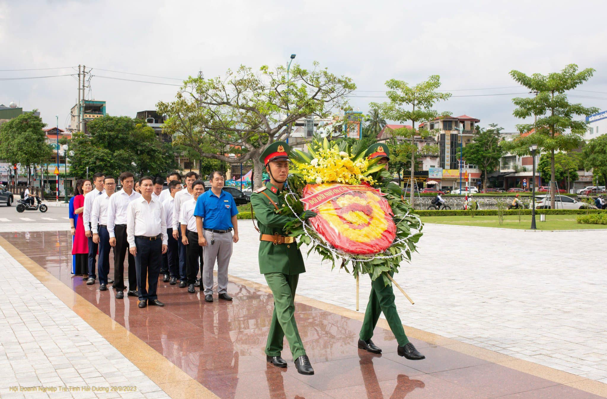 Trang nghiêm, xúc động tại lễ daanh hương tri ân các anh hùng liệt sỹ của Thành Phố